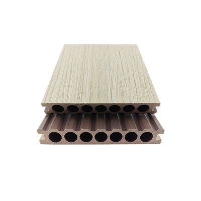 WPC настилка с дървесни зърна